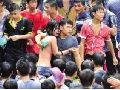 热血沸腾的嬉水节对性骚扰者惩罚应适可而止