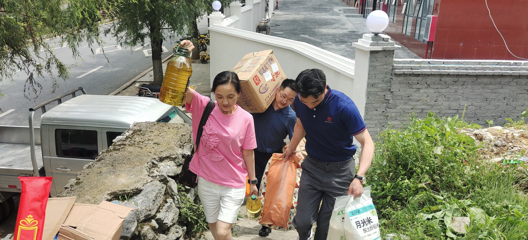 贵阳市律师协会对”唐德爱心公益“的报道